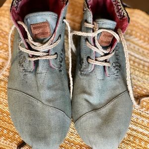 TOMS— canvas high tops